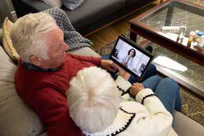 Les objets connectés : Une révolution pour le bien-être des personnes âgées à domicile